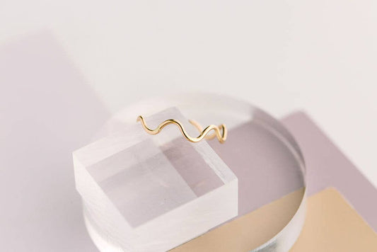 Wiggle Ring in Gold